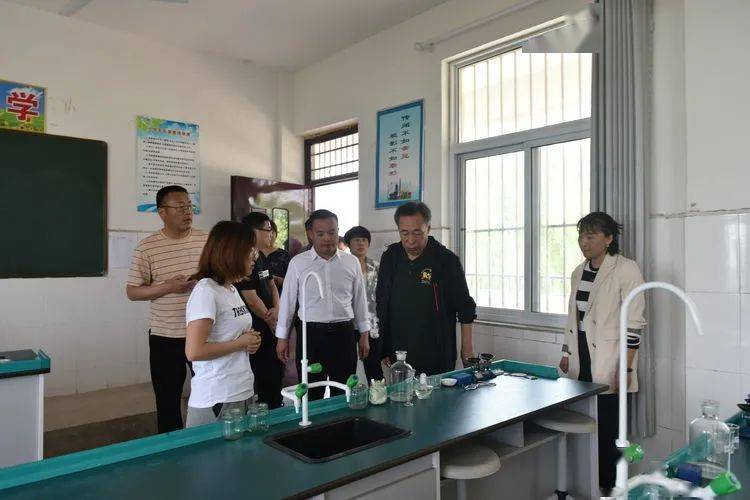 佛冈县成人教育事业单位最新领导