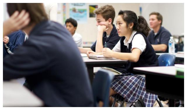 留学生归国新篇章探索，归国学子的最新动态与成就