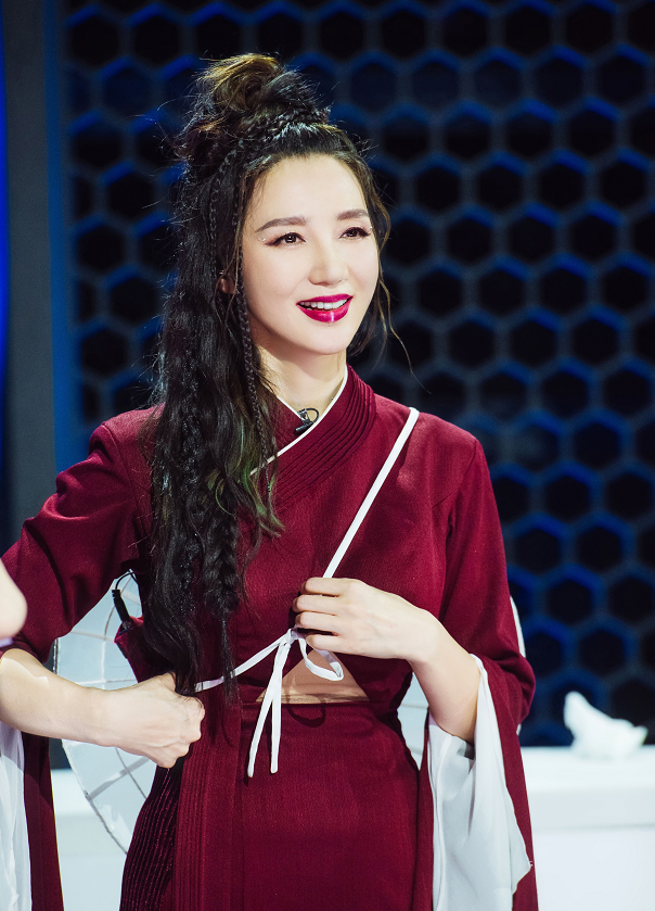 阿朵乘风破浪的最新风采展示